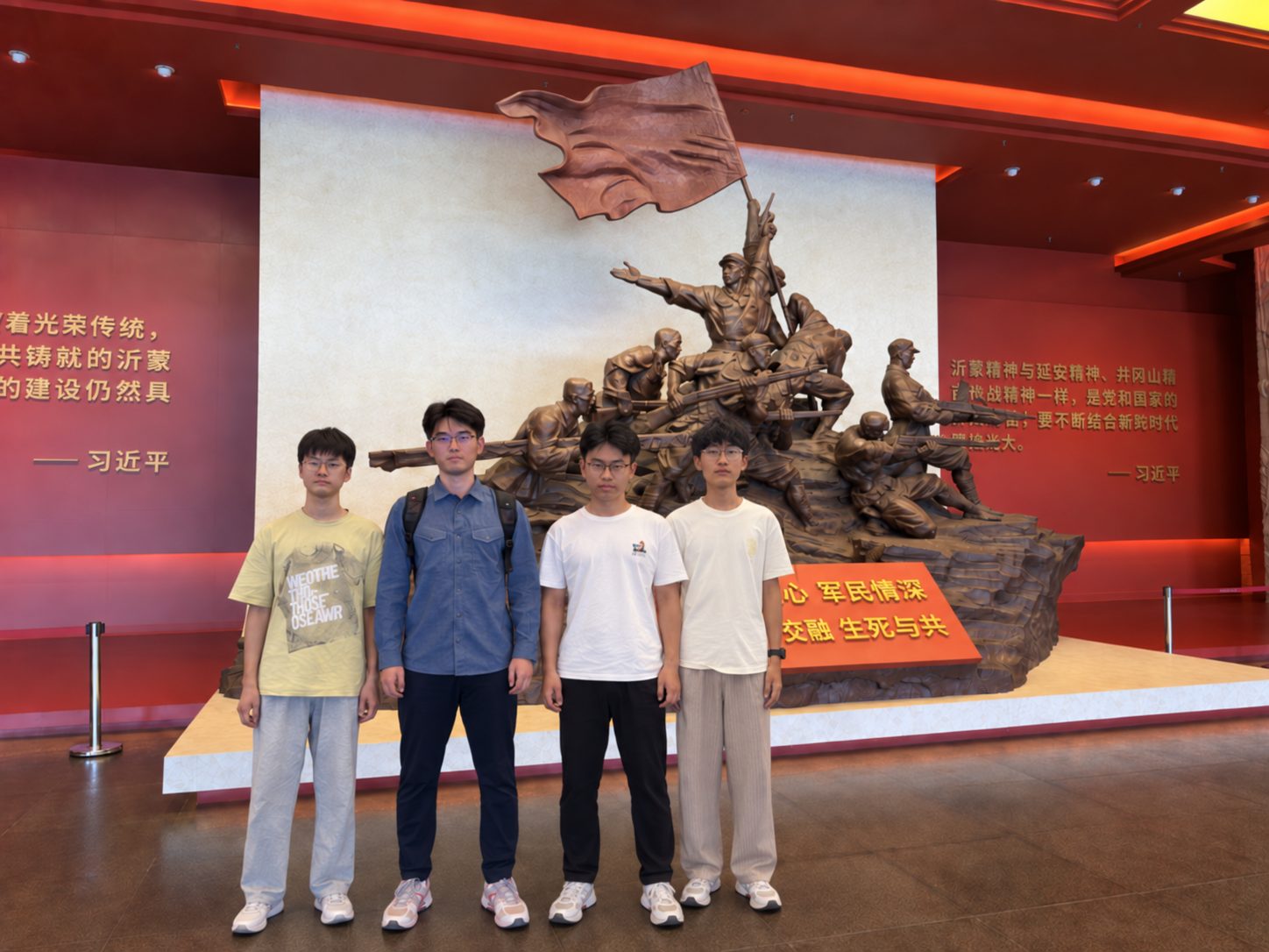 图1 · 小组合影